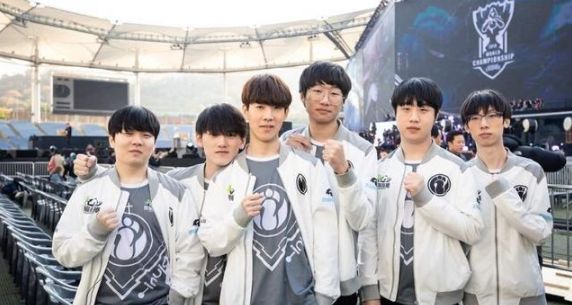 传闻： Sayonara 与 Team Vitality 签约，但将继续为 DVM 效力直到 2026 年